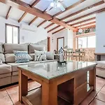 Cd-1926 Three Bedroom In 아파트 네르하